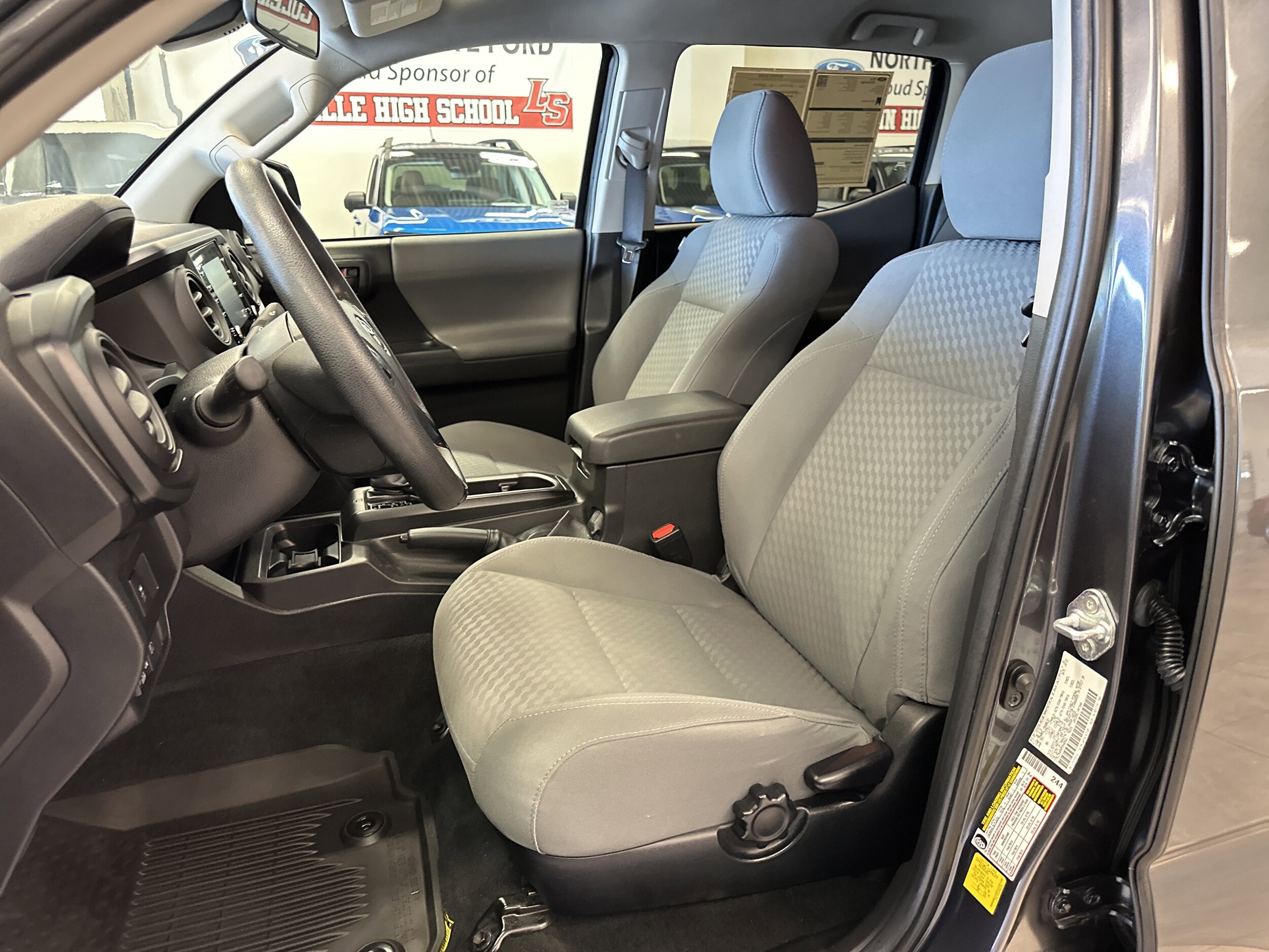 2023 Toyota Tacoma SR V6 photo 4