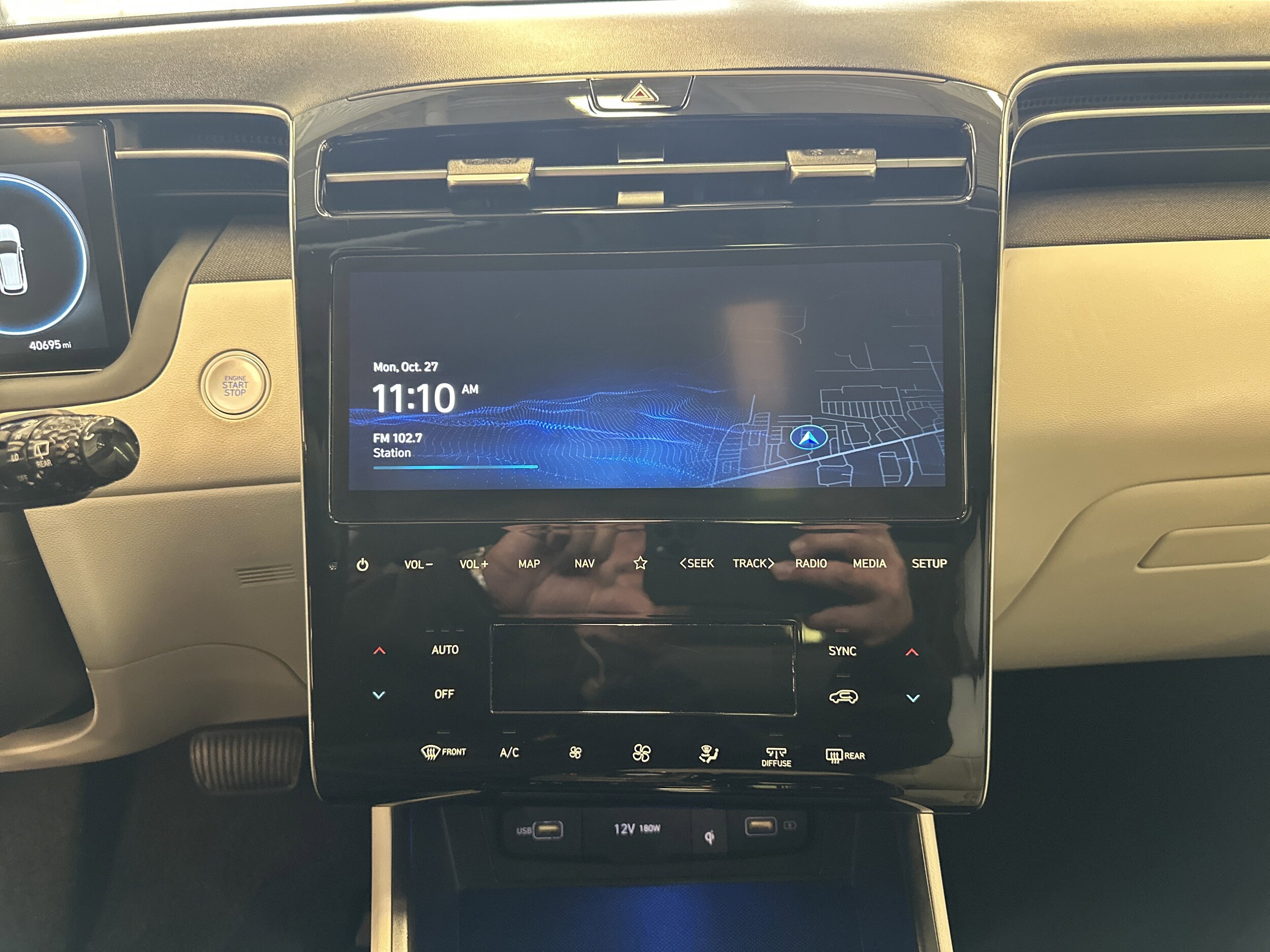 2024 Hyundai Tucson Limited photo 3