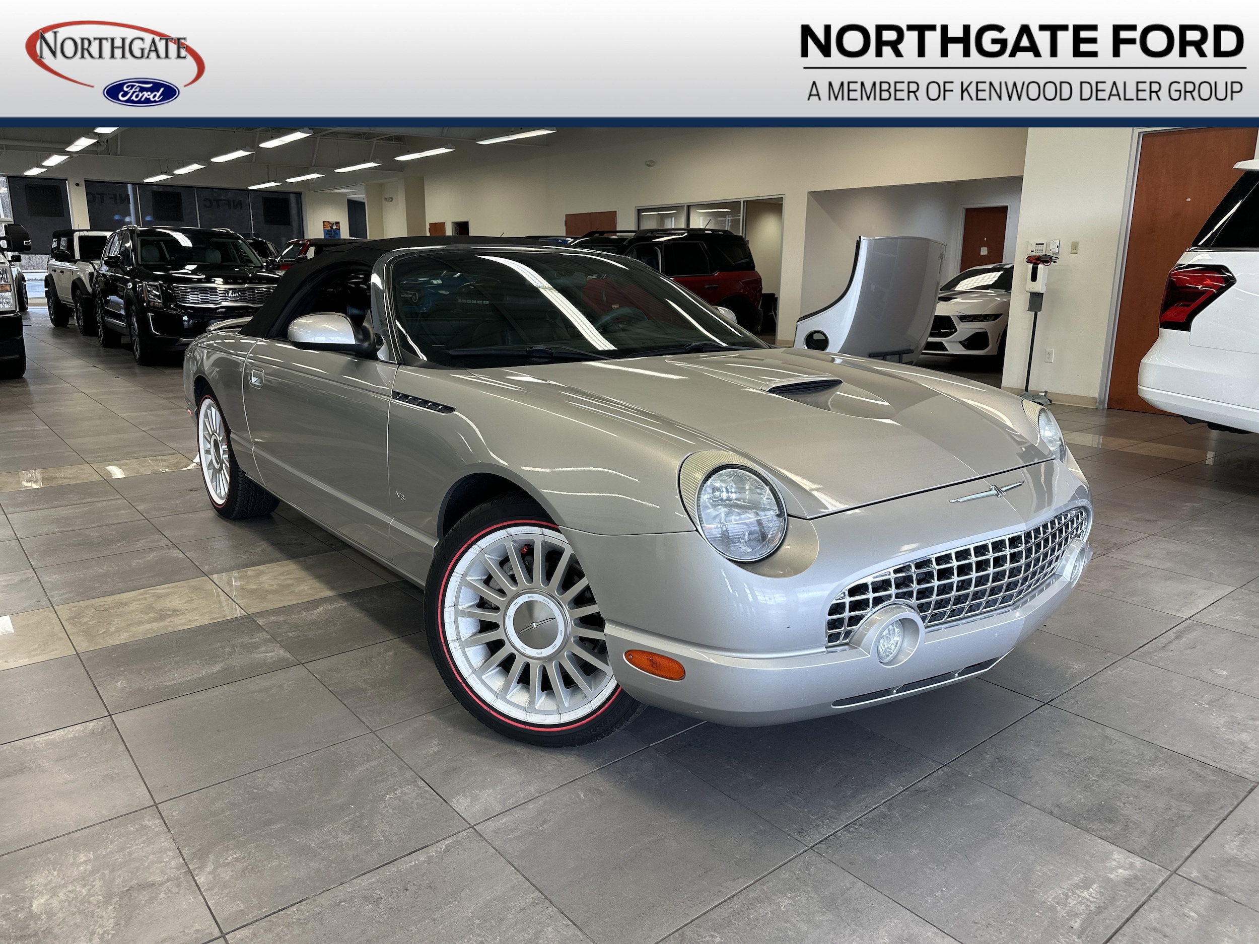 2004 Ford Thunderbird Deluxe's photo