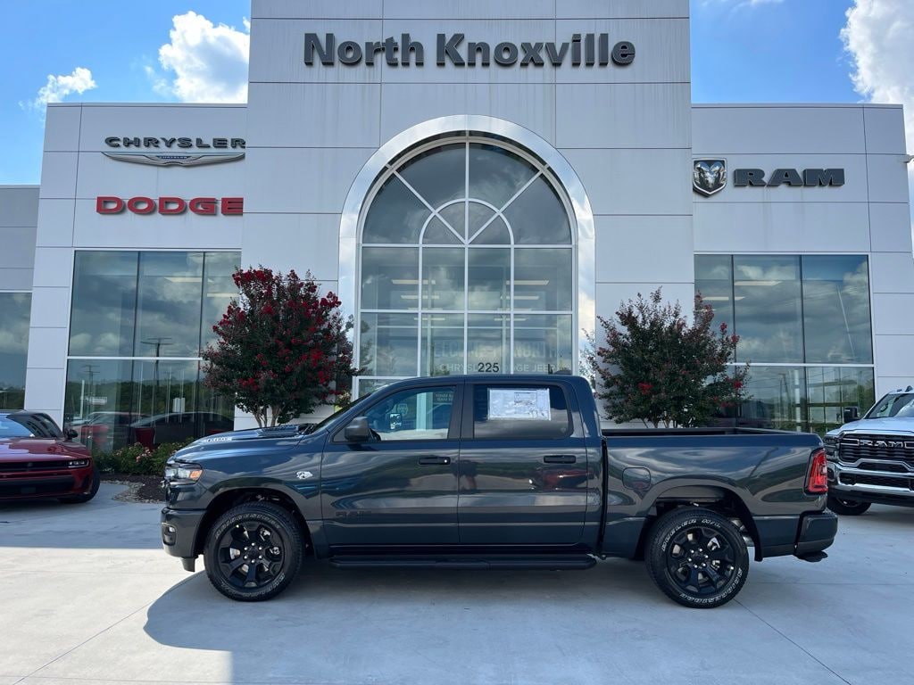New 2026 Ram 1500 EXPRESS CREW CAB 4X4 5'7 BOX Pickup