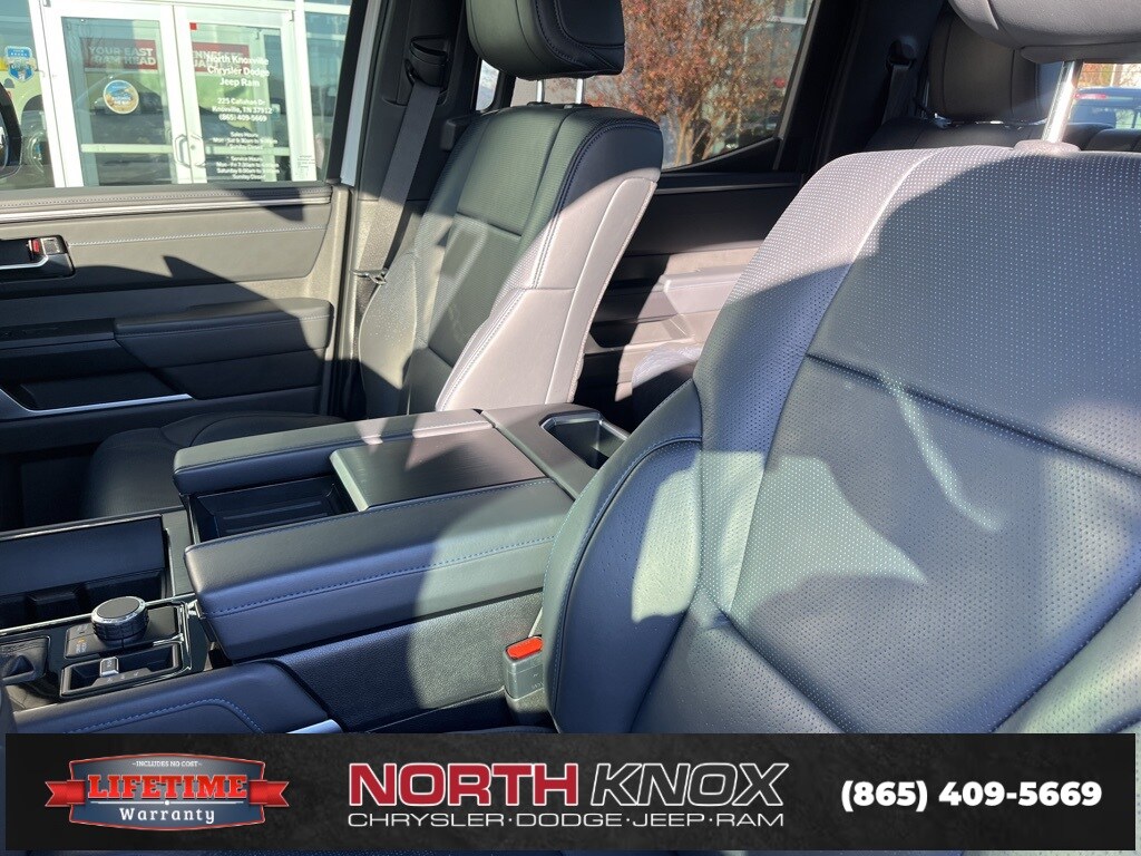 2025 Toyota Tundra Platinum photo 2