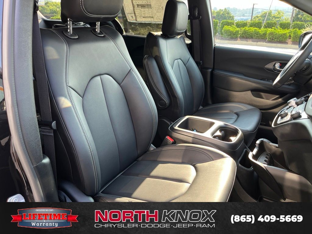 2026 Chrysler Voyager LX - Photo 27