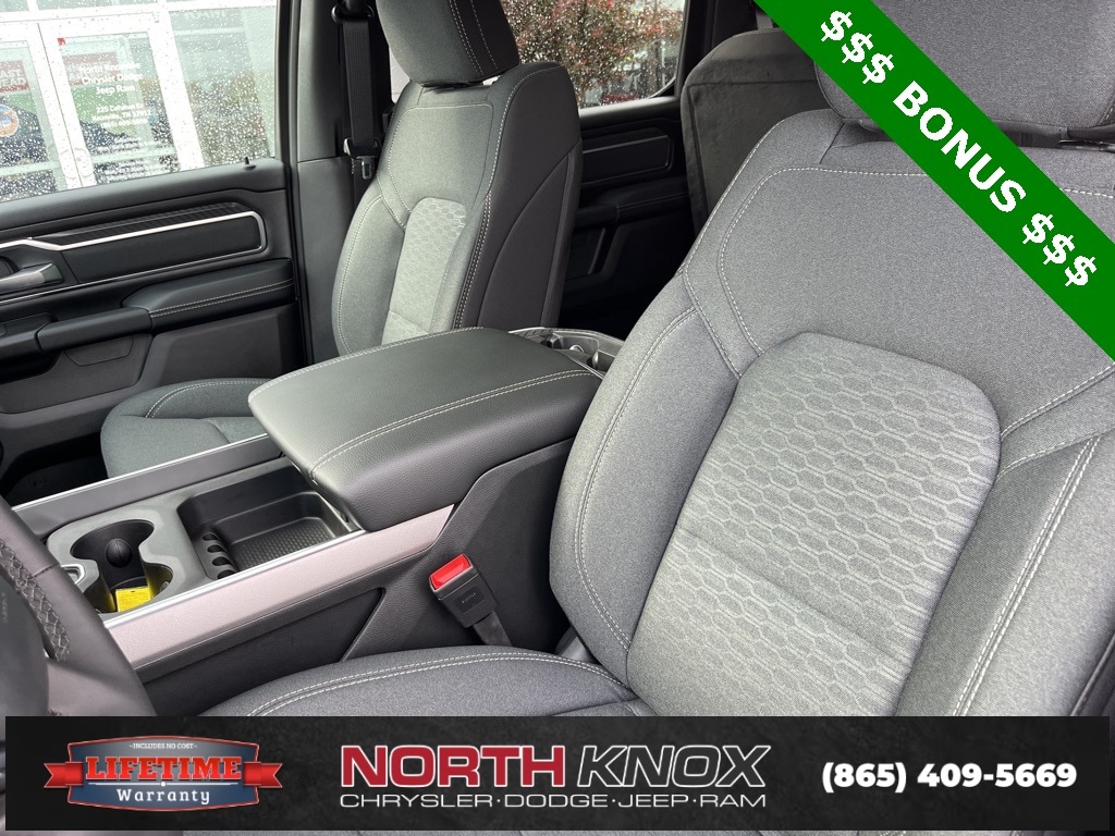 New 2025 Ram 1500 LONE STAR CREW CAB 4X4 5'7 BOX Pickup