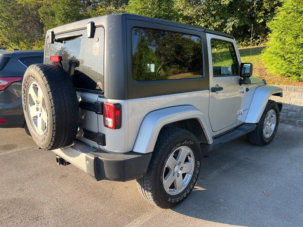 2011 Jeep Wrangler Unlimited Sahara photo 2
