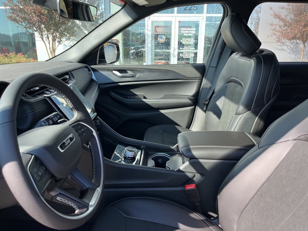 New 2025 Jeep Grand Cherokee ALTITUDE X 4X4 Sport Utility