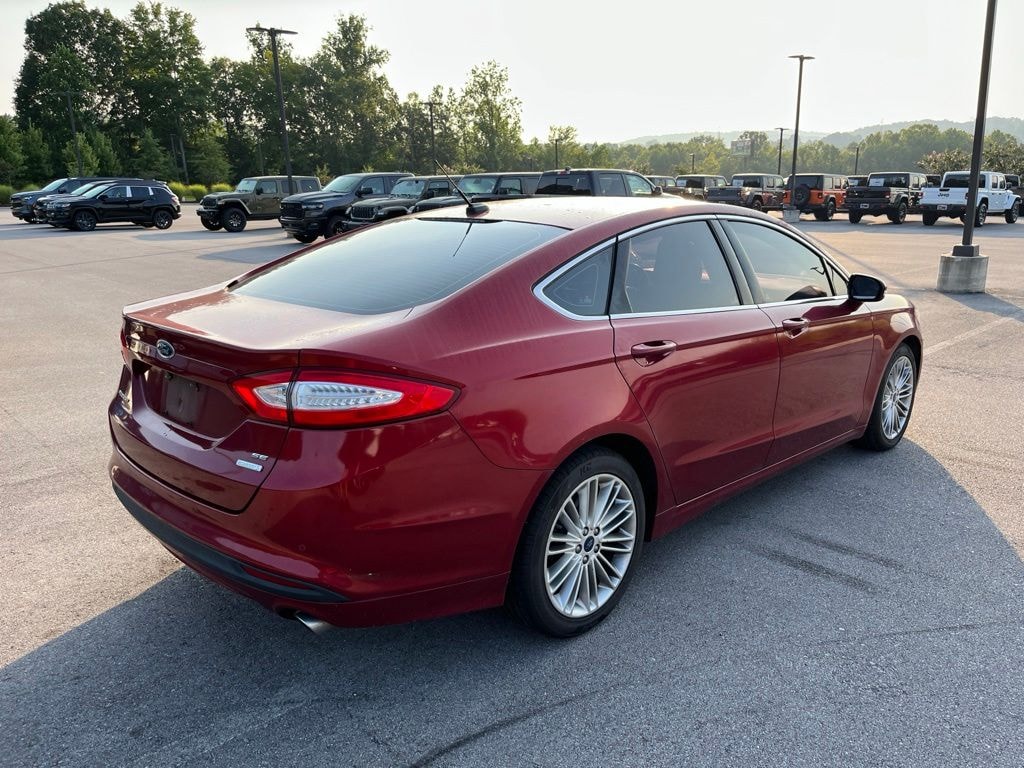 Used 2016 Ford Fusion SE Sedan