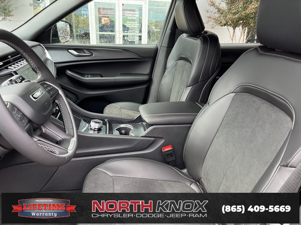 New 2025 Jeep Grand Cherokee L ALTITUDE X 4X4 Sport Utility