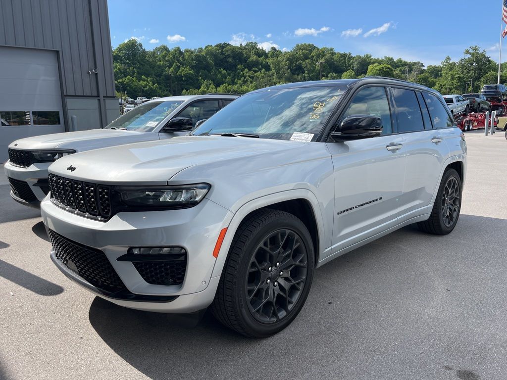 2025 Jeep Grand Cherokee SUV 