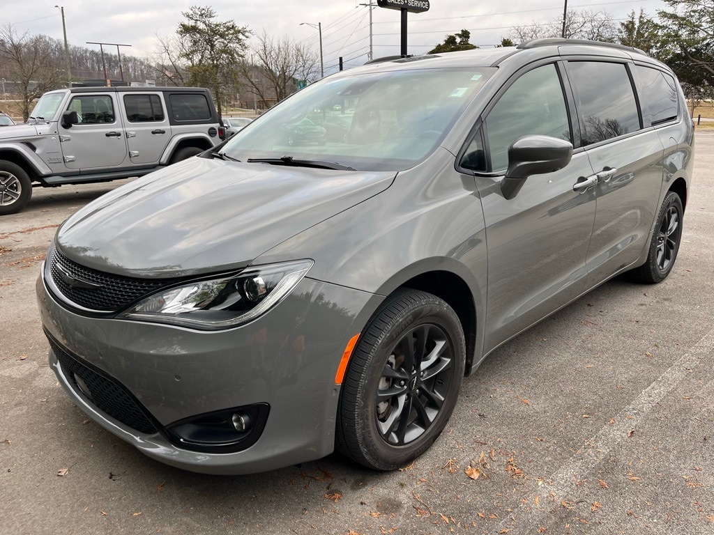 2020 Chrysler Pacifica AWD LAUNCH EDITION's photo