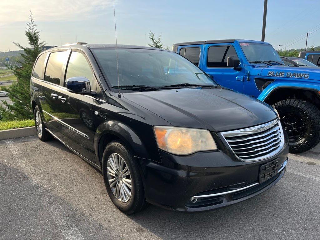 Used 2014 Chrysler Town & Country Touring-L Minivan/Van