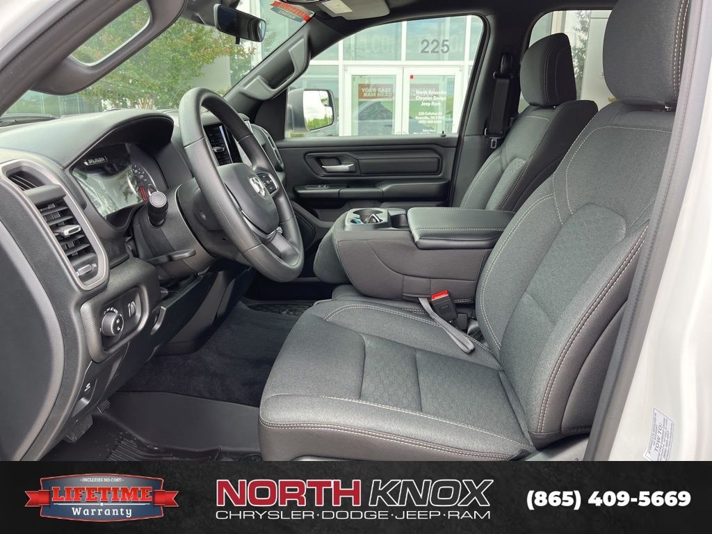 New 2026 Ram 1500 WARLOCK CREW CAB 4X4 5'7 BOX Pickup