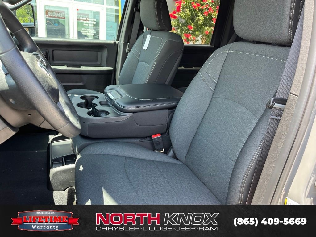 New 2026 Ram 2500 TRADESMAN CREW CAB 4X4 6'4 BOX Pickup