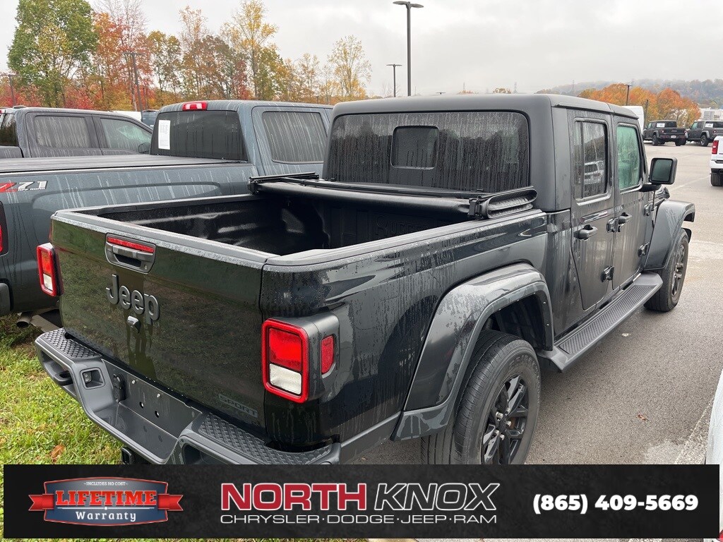 2021 Jeep Gladiator Sport photo 2
