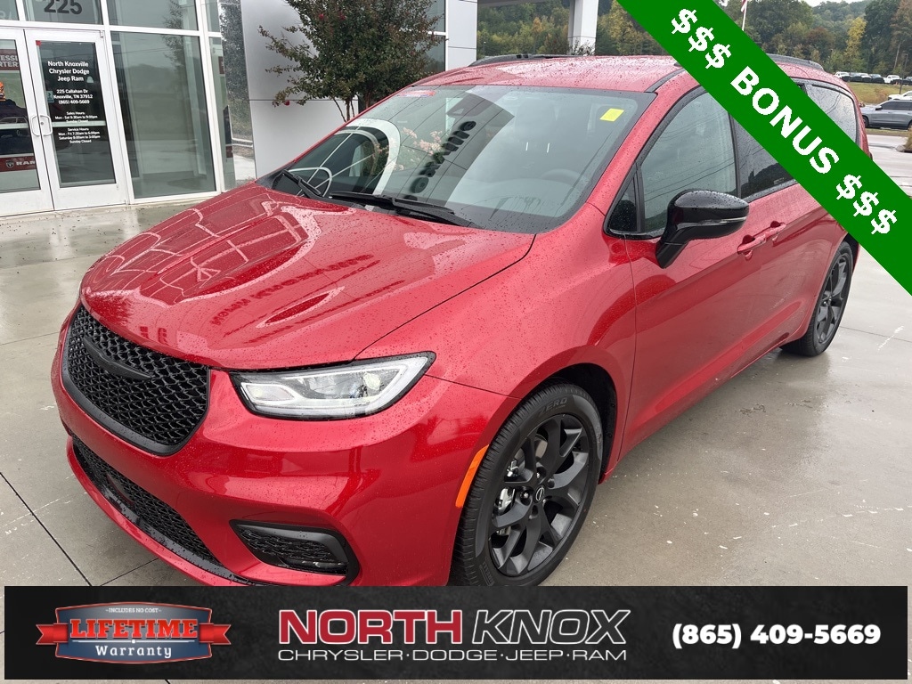 2026 Chrysler Pacifica Passenger Van 