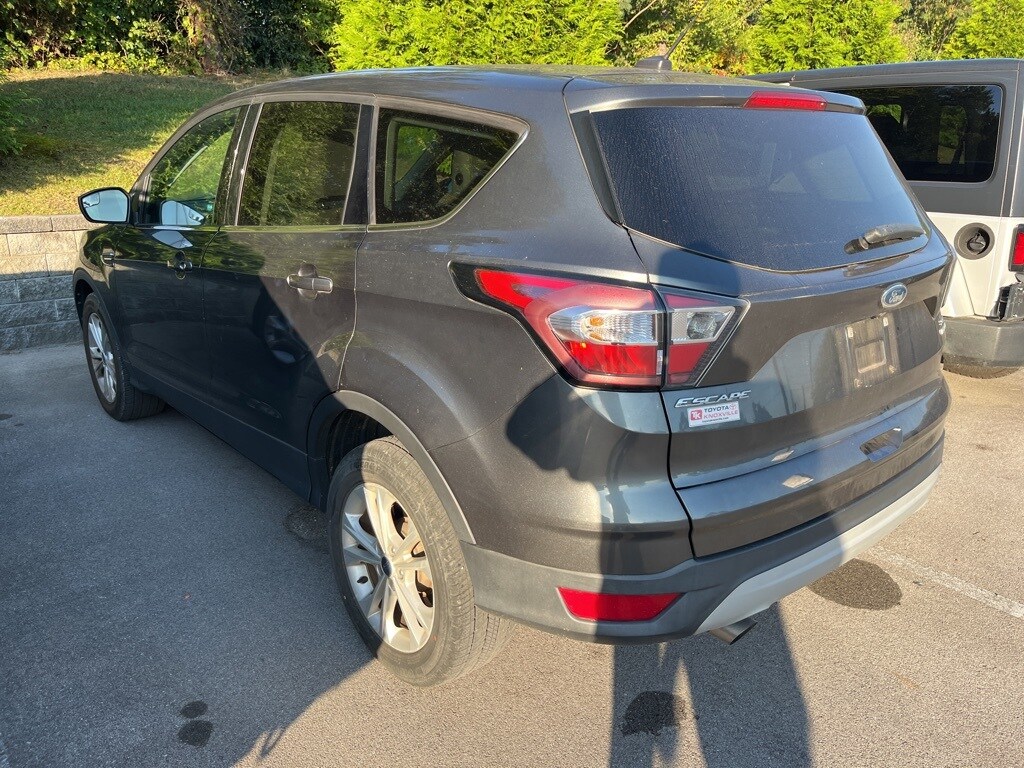 2017 Ford Escape SE photo 3