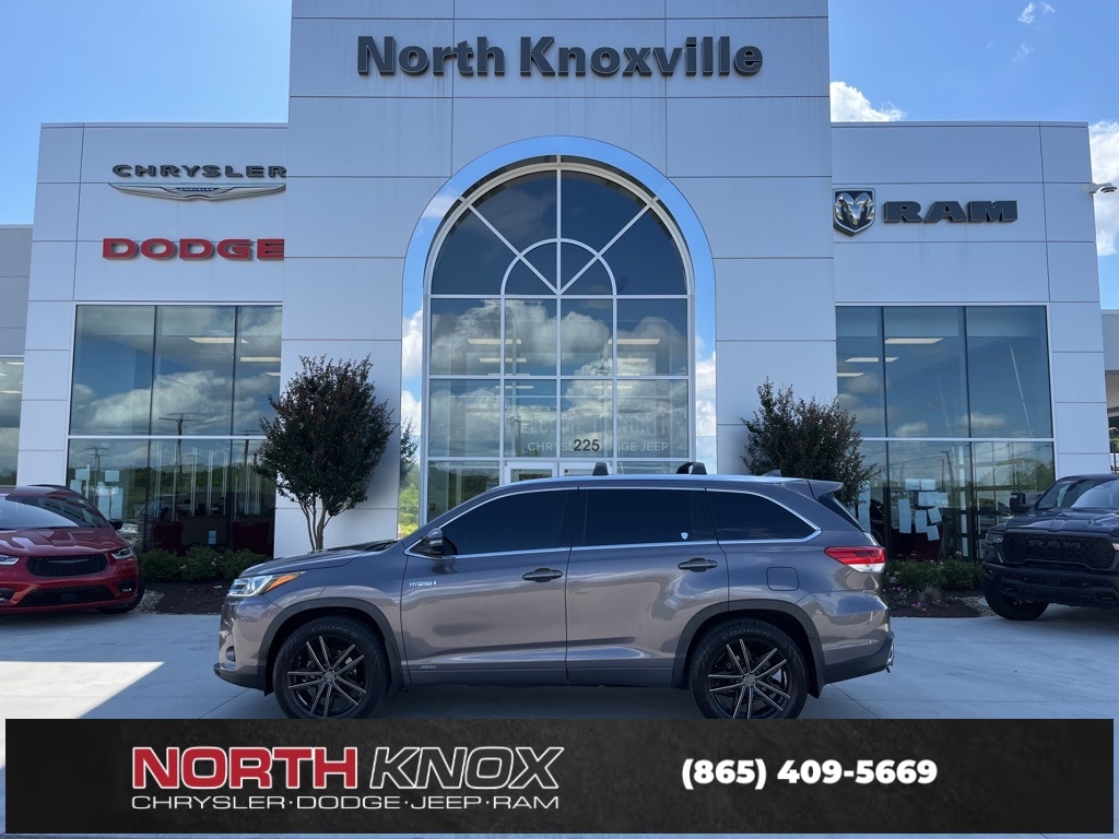 Used 2019 Toyota Highlander Limited Platinum with VIN 5TDDGRFH5KS061665 for sale in Knoxville, TN
