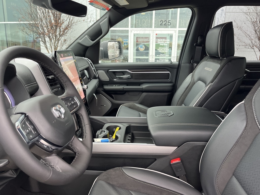 New 2026 Ram 1500 LARAMIE CREW CAB 4X4 5'7 BOX Pickup