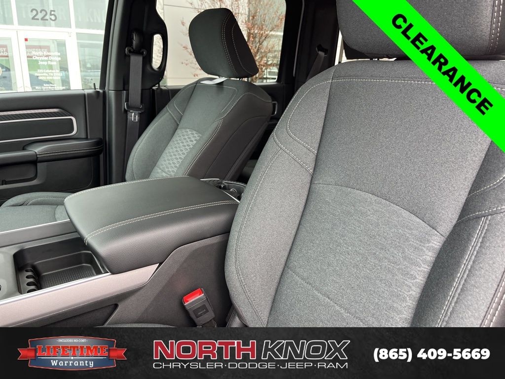 New 2026 Ram 2500 BIG HORN CREW CAB 4X4 6'4 BOX Pickup