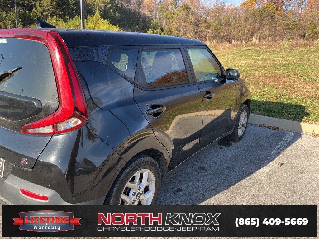 2021 Kia Soul S photo 3