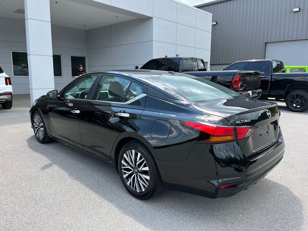 Used 2025 Nissan Altima 2.5 SV Sedan