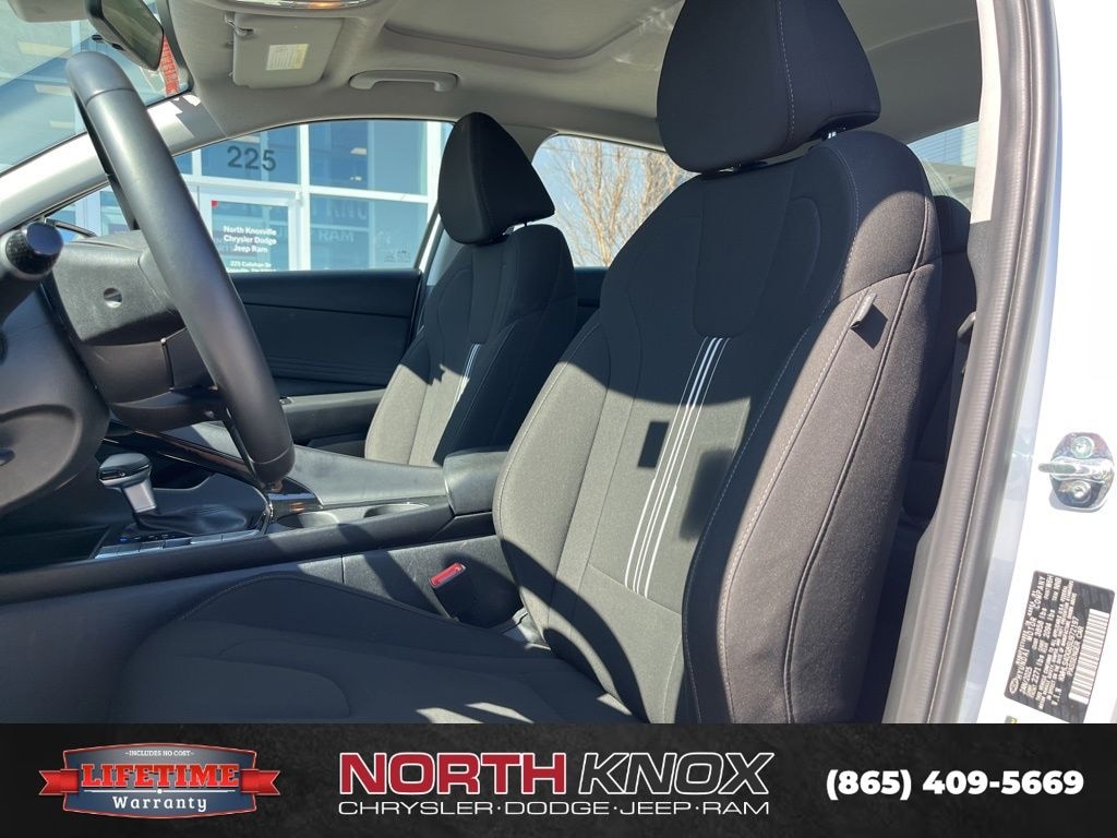 Used 2025 Hyundai Elantra SEL Convenience Sedan