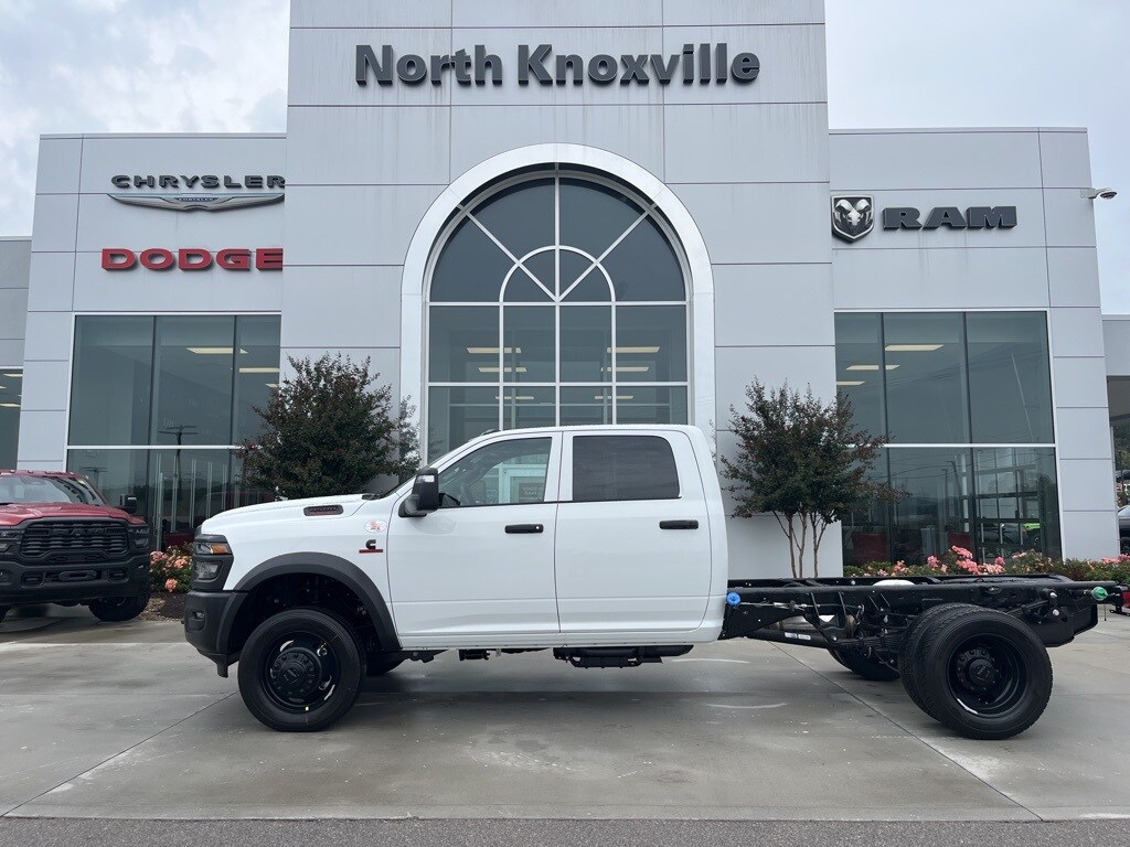 2026 Ram 4500 Tradesman photo 2