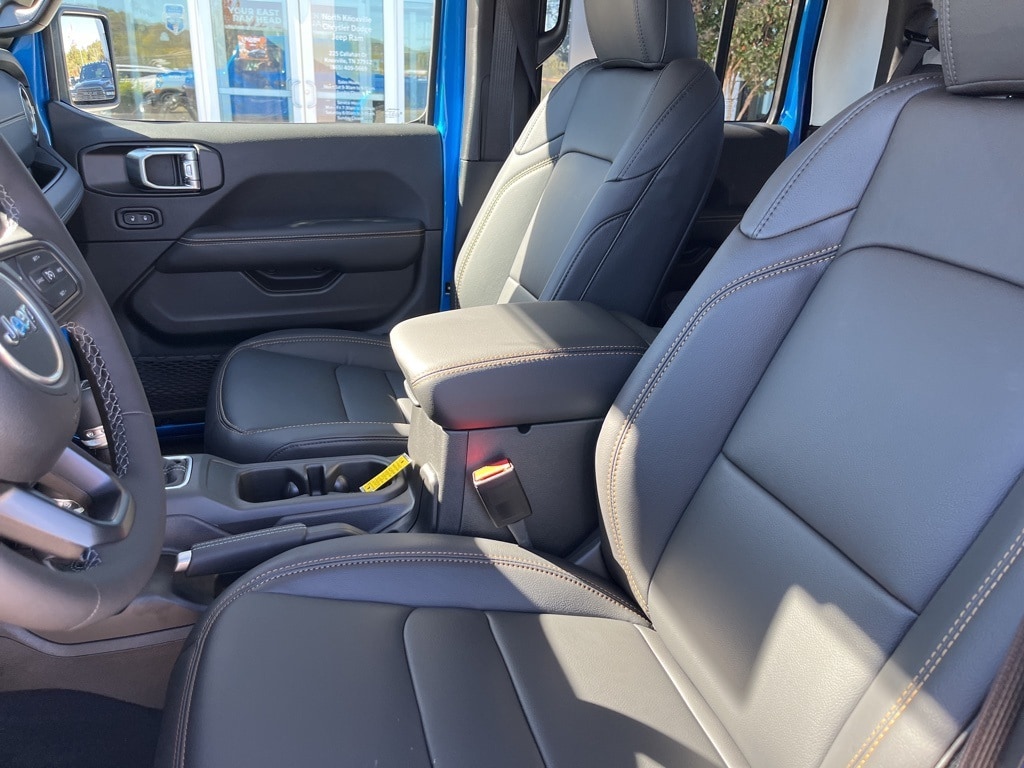 New 2025 Jeep Gladiator HIGH TIDE 4X4 Pickup