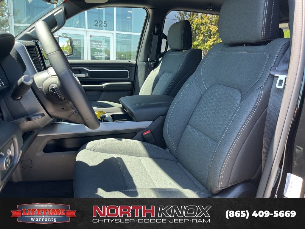 New 2026 Ram 1500 BIG HORN CREW CAB 4X4 5'7 BOX Pickup