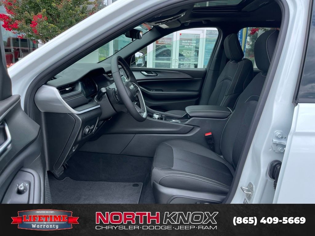 New 2026 Jeep Grand Cherokee L LAREDO X 4X4 Sport Utility