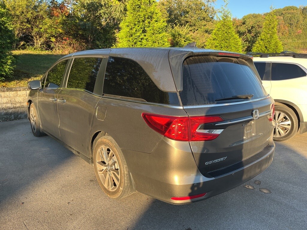 2023 Honda Odyssey Touring photo 3