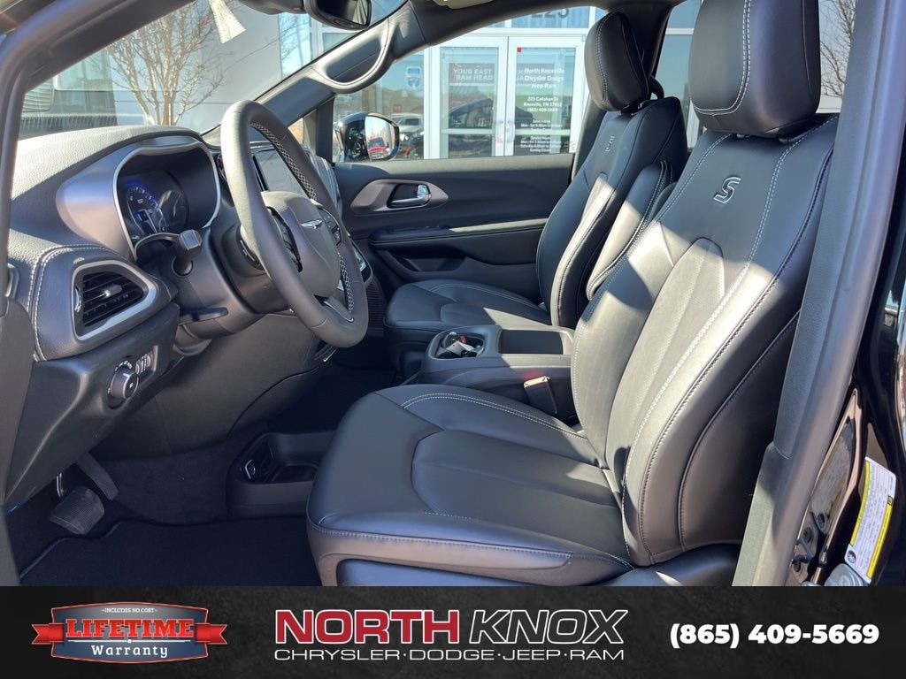 New 2026 Chrysler Pacifica SELECT Passenger Van