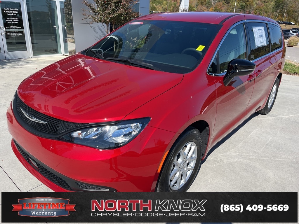 2026 Chrysler Voyager LX's photo