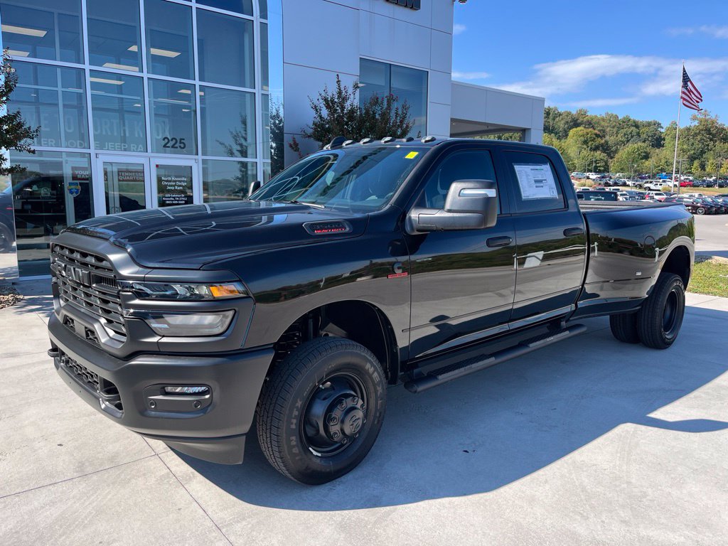 New 2027 Ram 3500 TRADESMAN CREW CAB 4X4 8' BOX Pickup