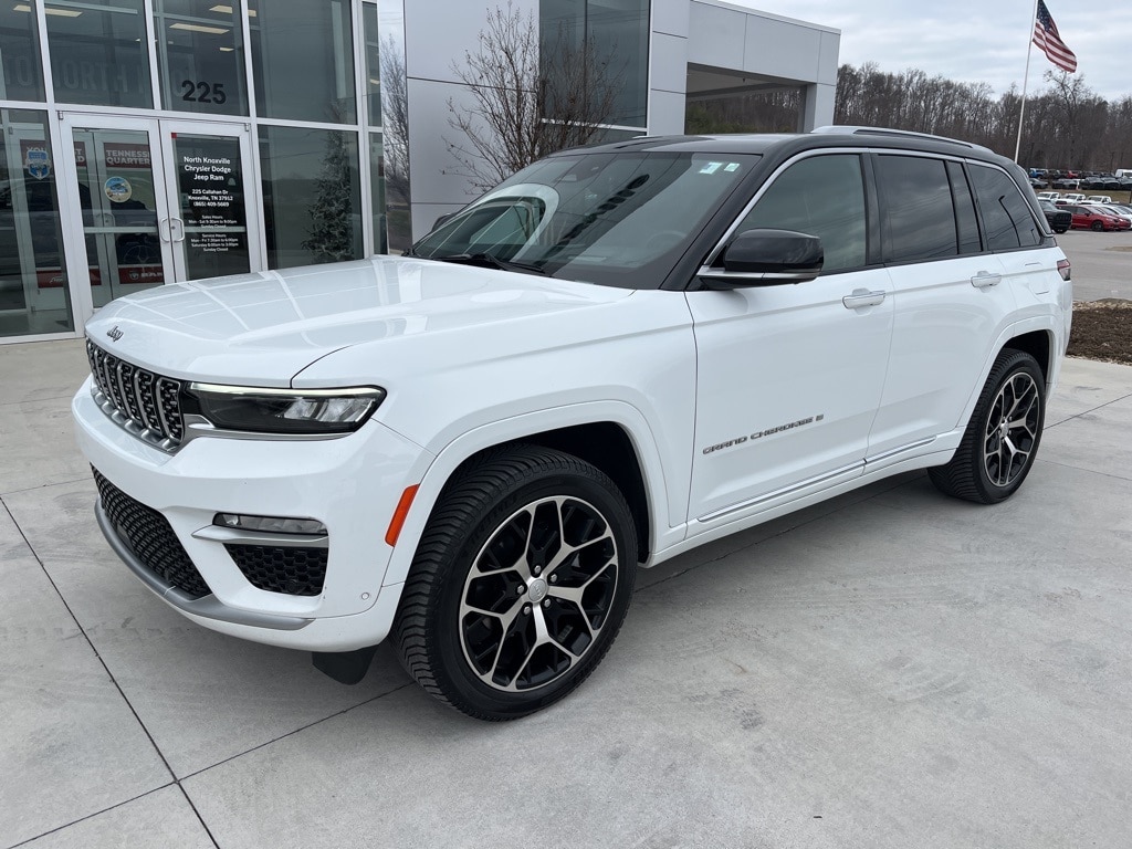 2022 Jeep Grand Cherokee Summit Reserve's photo