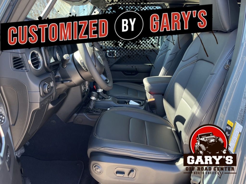 New 2026 Jeep Gladiator SAHARA 4X4 Pickup