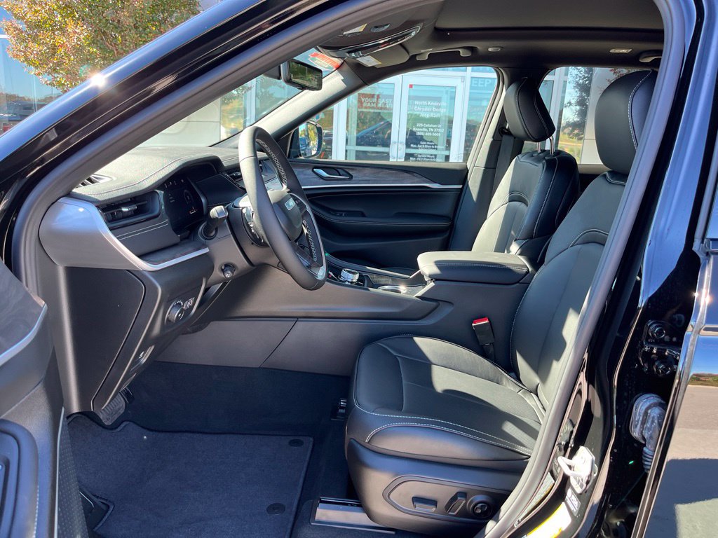 New 2027 Jeep Grand Cherokee 2 Row LIMITED 4X4 Sport Utility