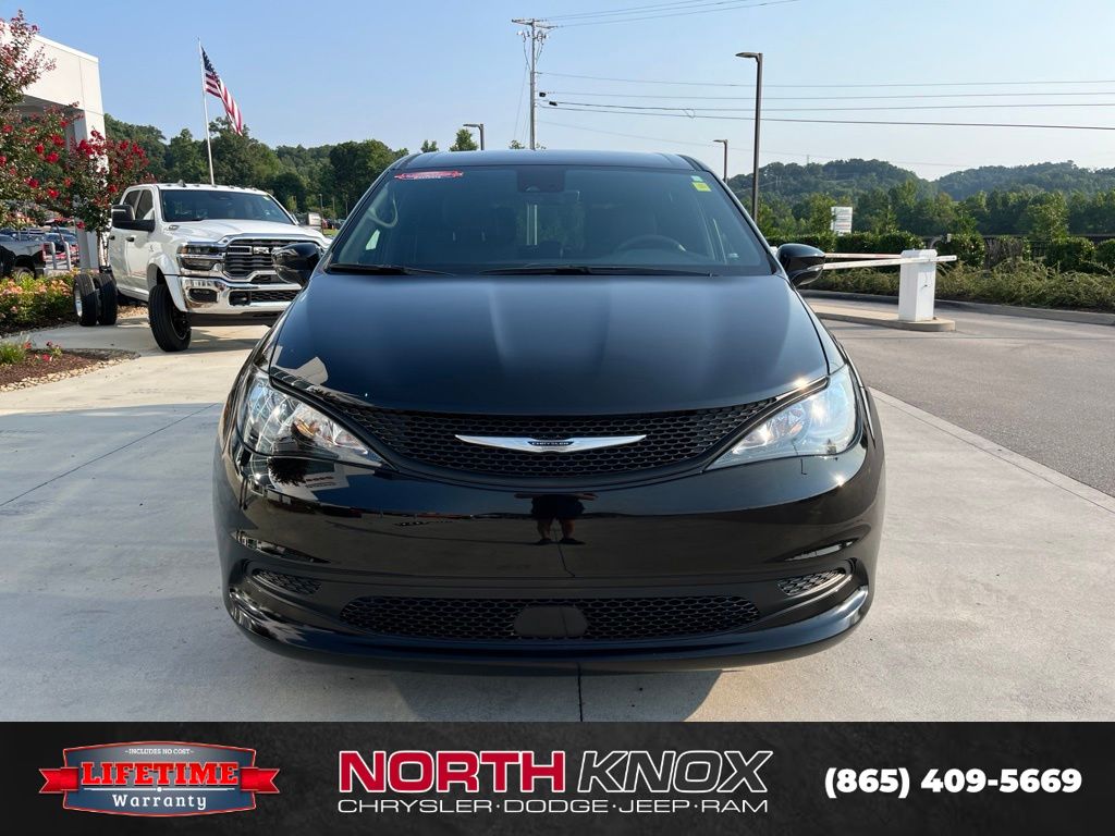 2026 Chrysler Voyager LX - Photo 30