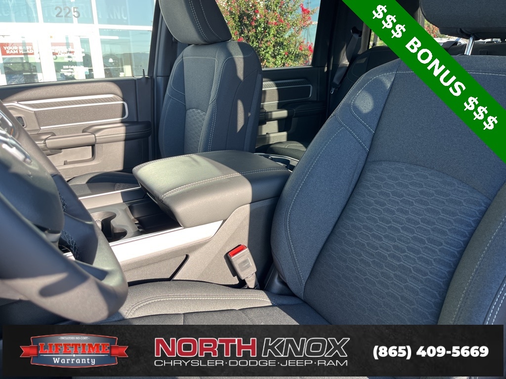 New 2026 Ram 2500 BIG HORN CREW CAB 4X4 6'4 BOX Pickup