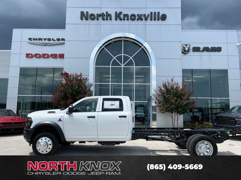 New 2026 Ram 5500 TRADESMAN CHASSIS CREW CAB 4X4 84' CA Pickup