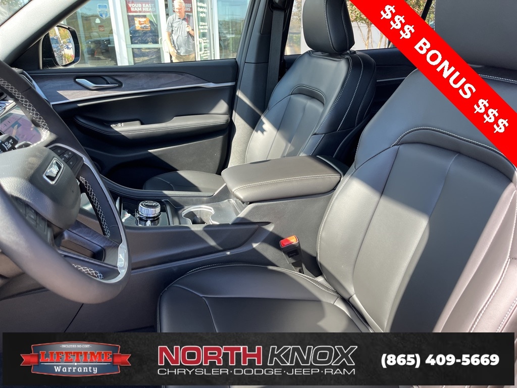 New 2025 Jeep Grand Cherokee L LIMITED 4X4 Sport Utility