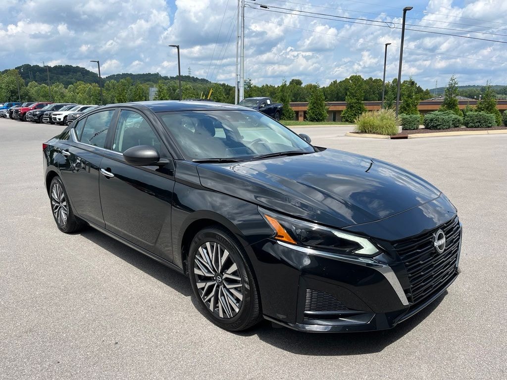 Used 2025 Nissan Altima 2.5 SV Sedan