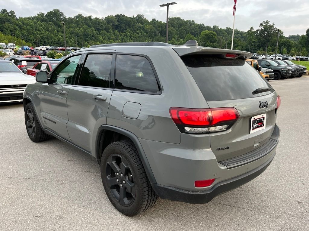 Used 2021 Jeep Grand Cherokee Laredo SUV