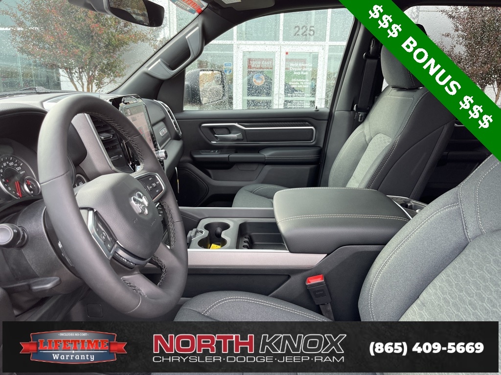 New 2025 Ram 1500 LONE STAR CREW CAB 4X4 5'7 BOX Pickup