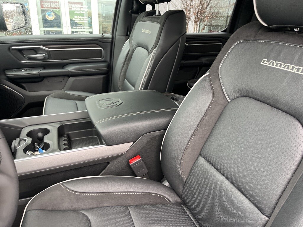 New 2026 Ram 1500 LARAMIE CREW CAB 4X4 5'7 BOX Pickup