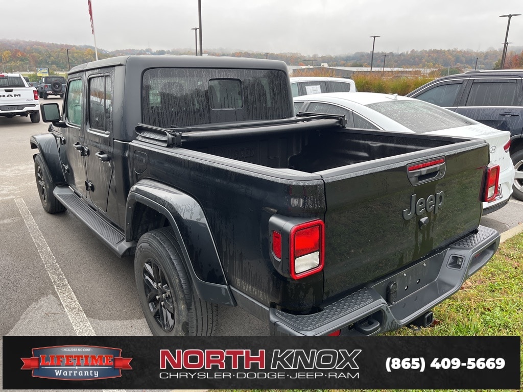 Used 2021 Jeep Gladiator Sport Truck