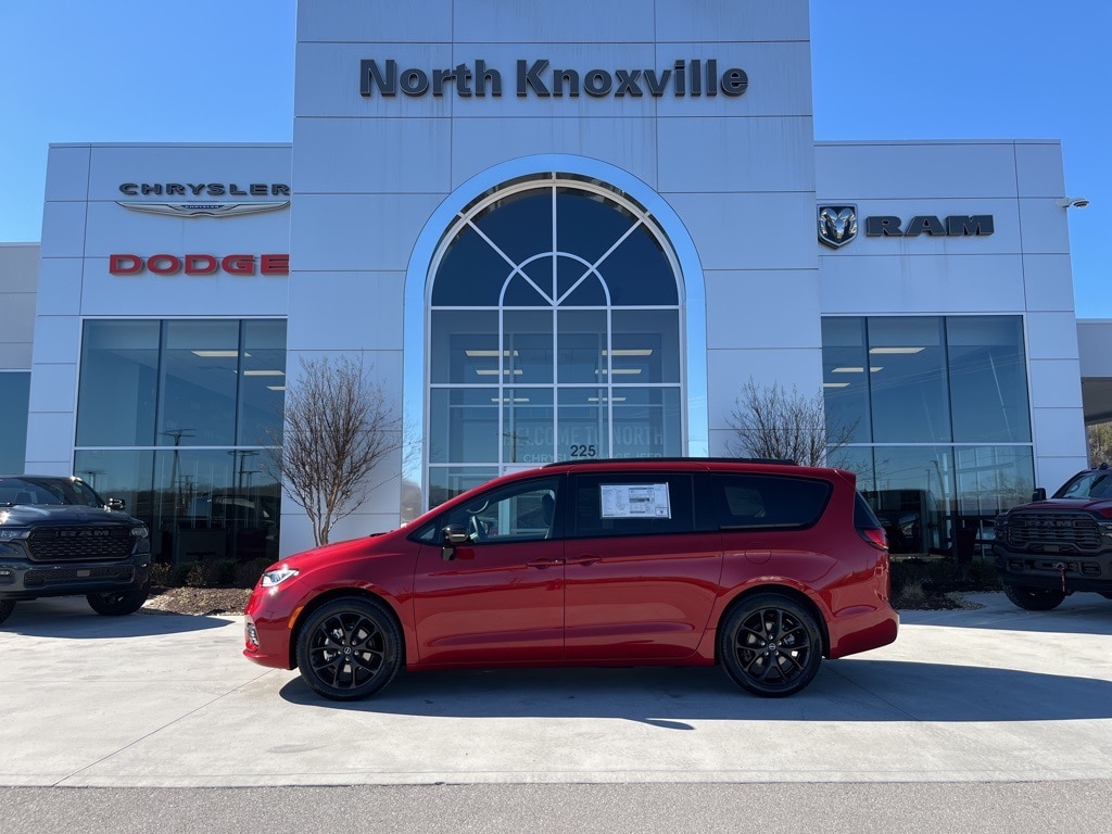 New 2026 Chrysler Pacifica SELECT Passenger Van