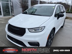 2026 Chrysler Pacifica SELECT Passenger Van