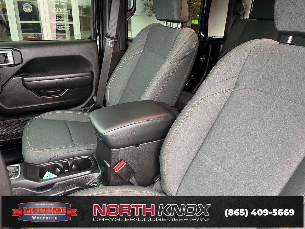 Used 2025 Jeep Gladiator Nighthawk Truck