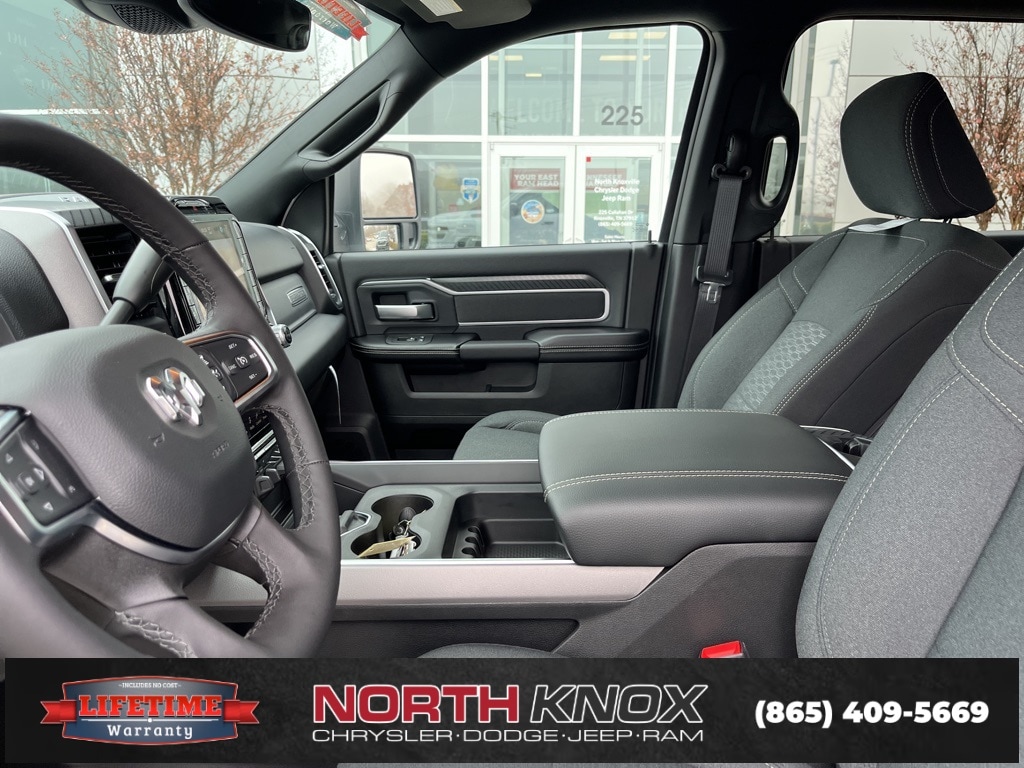 New 2026 Ram 2500 BIG HORN CREW CAB 4X4 6'4 BOX Pickup