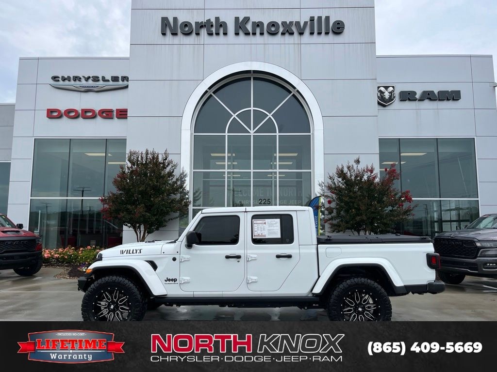 Used 2023 Jeep Gladiator Willys Truck